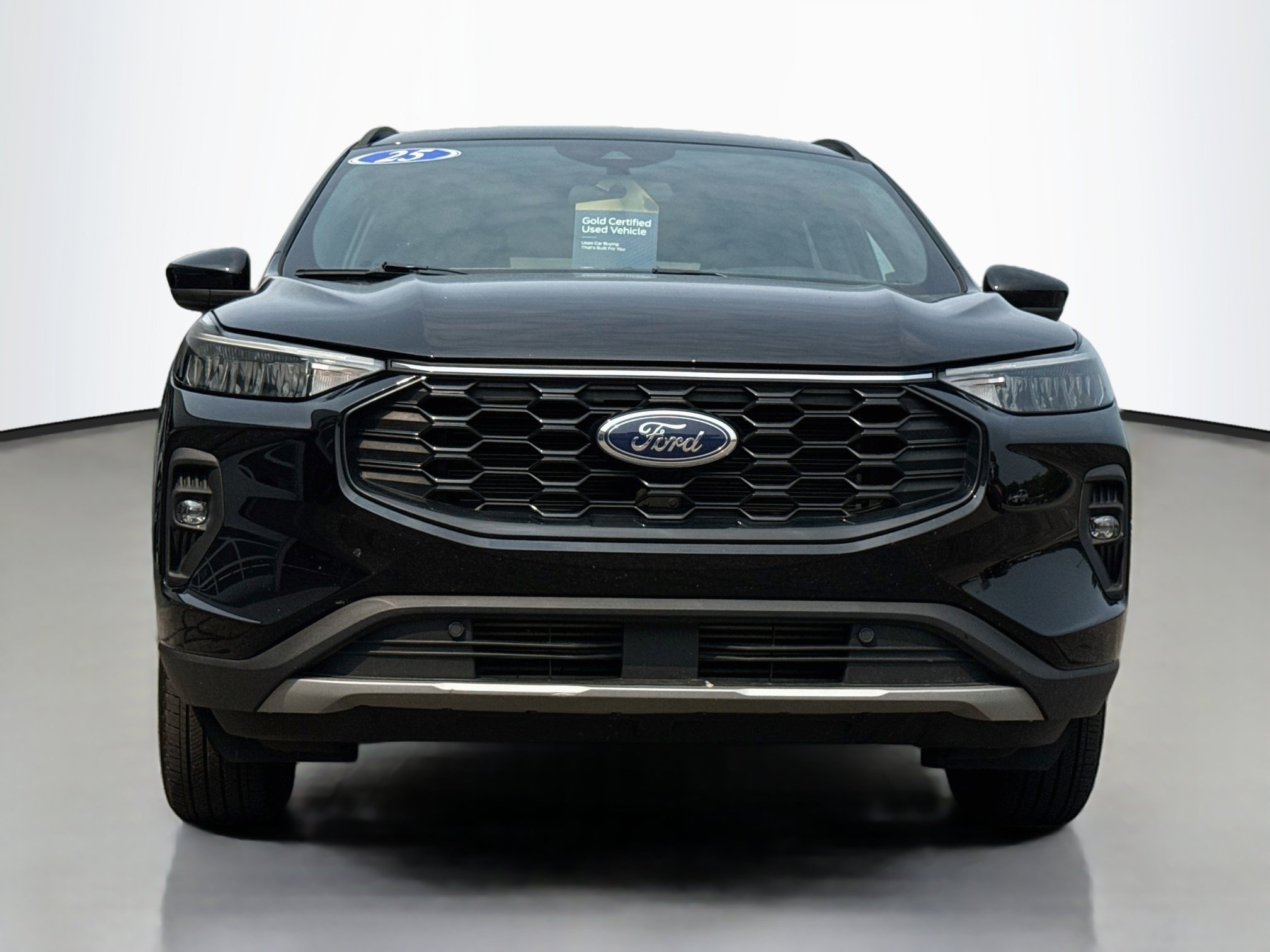 Certified 2025 Ford Escape ST-Line Select AWD/4WD image 2