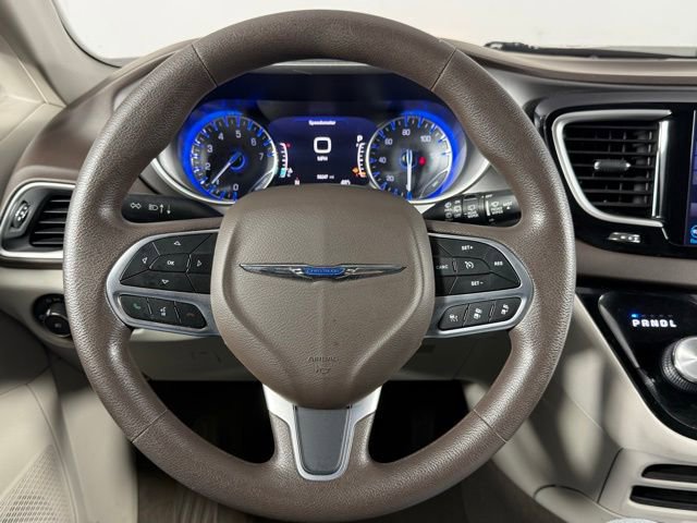 Used 2019 Chrysler Pacifica Touring Plus w/ Advanced Safetytec Group image 14