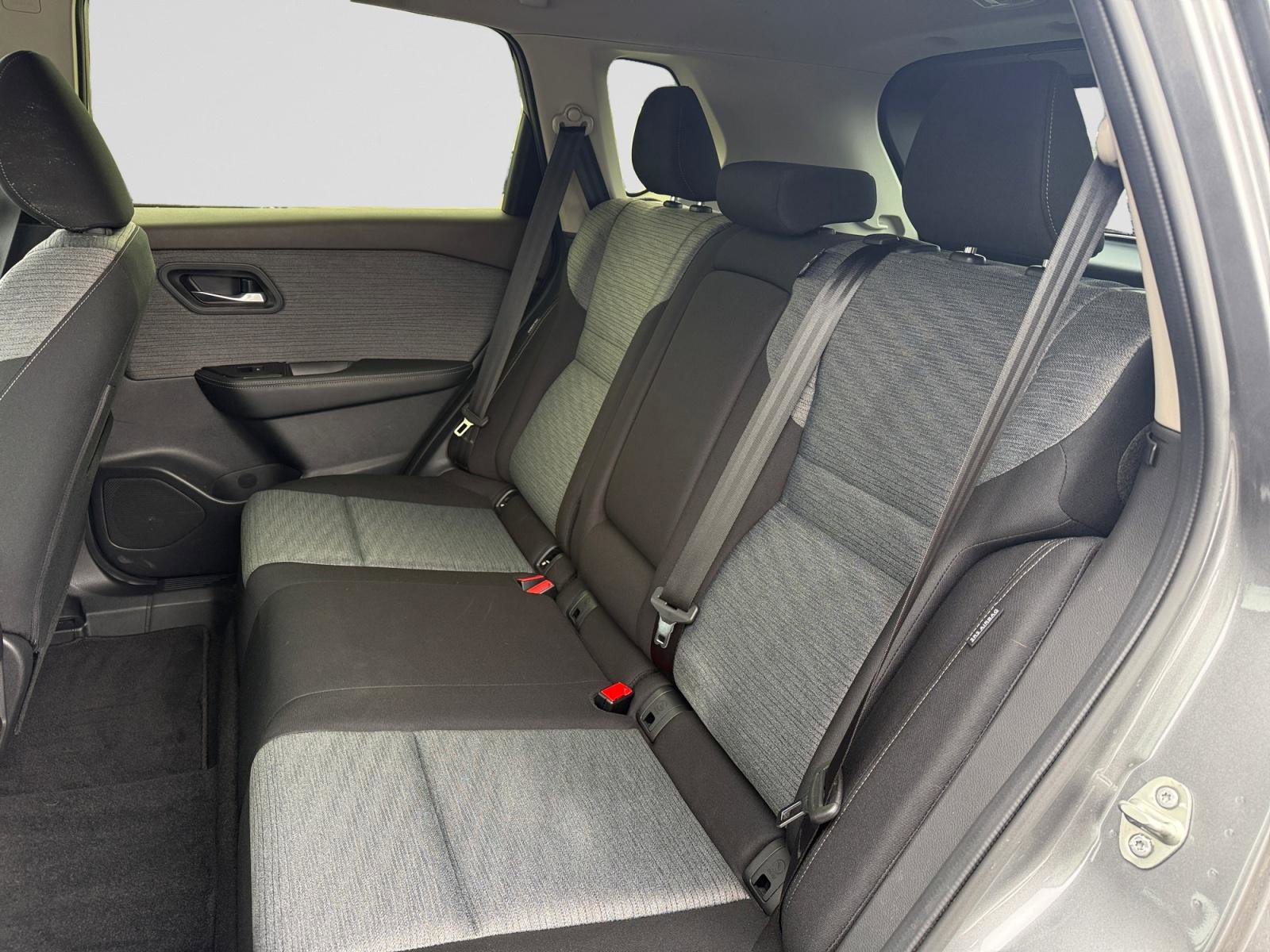 Used 2023 Nissan Rogue SV AWD/4WD image 13