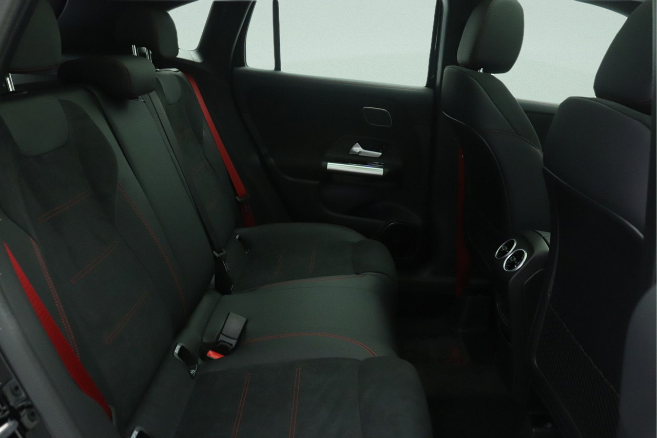 New 2026 Mercedes-Benz GLA 35 AMG 4MATIC image 8