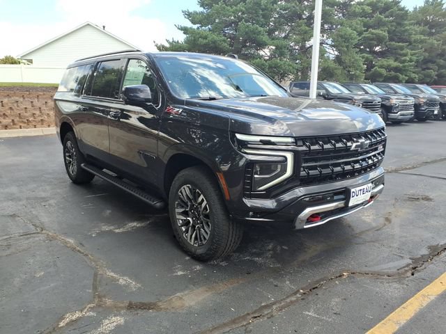 New 2026 Chevrolet Suburban Z71 w/ Comfort Package AWD/4WD image 3