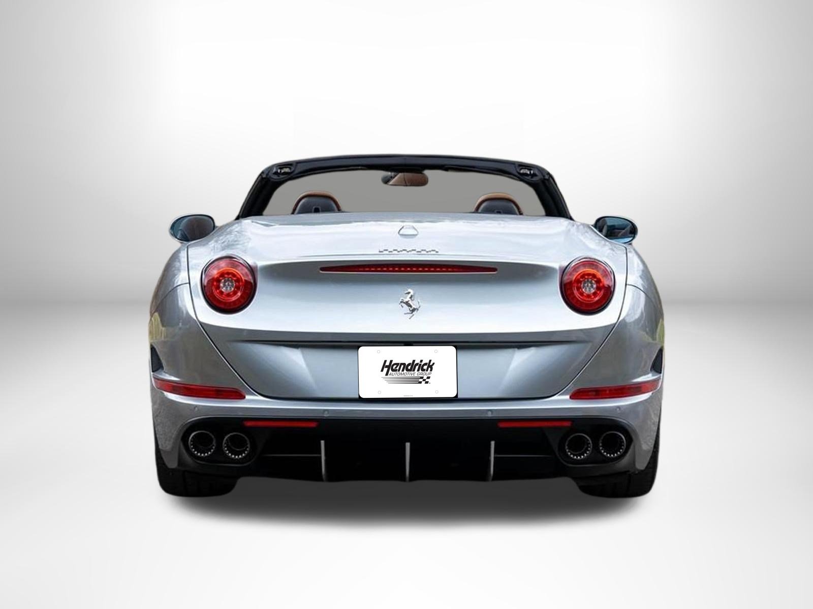 Used 2017 Ferrari California T RWD image 10