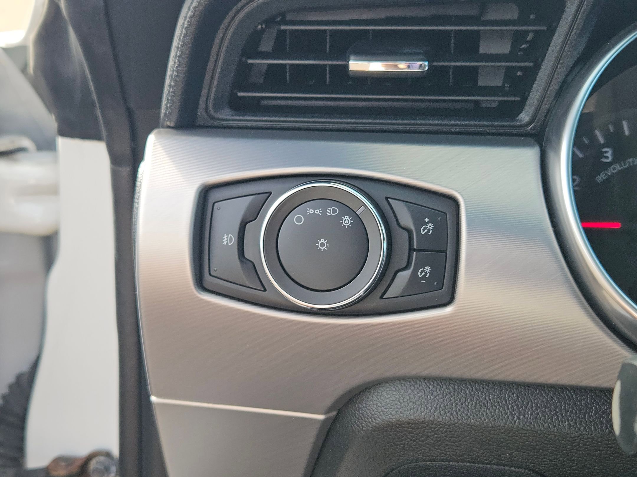 Used 2020 Ford Mustang Premium image 16