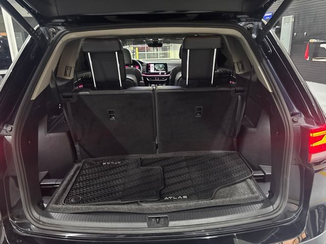 Used 2024 Volkswagen Atlas Peak Edition SEL AWD/4WD image 37