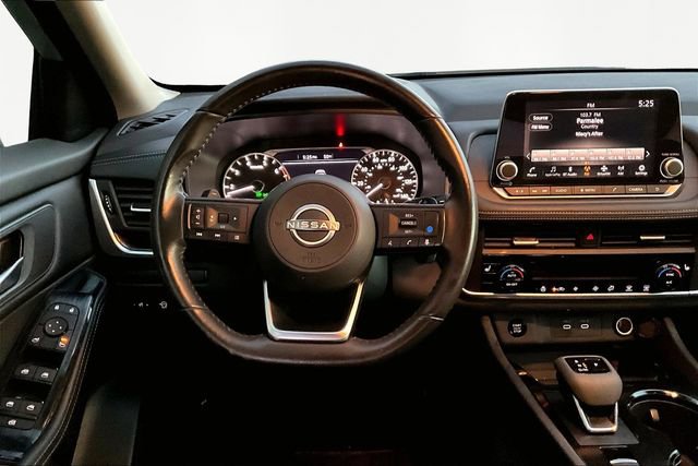 Used 2024 Nissan Rogue SV w/ SV Premium Package image 8