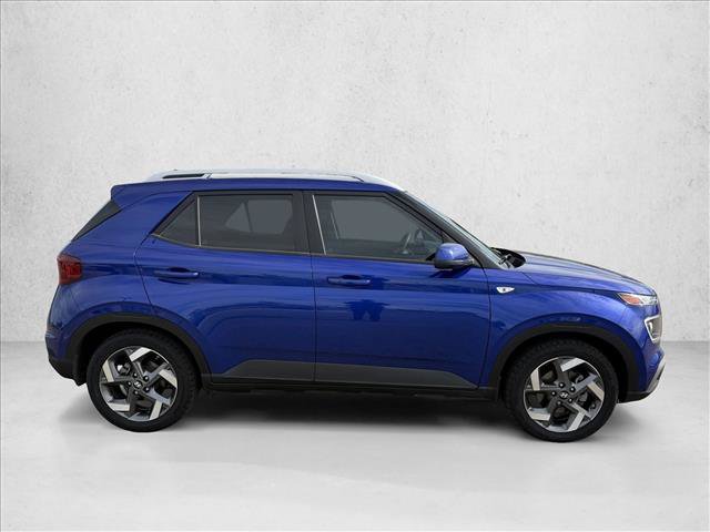 Used 2024 Hyundai Venue Limited FWD image 4
