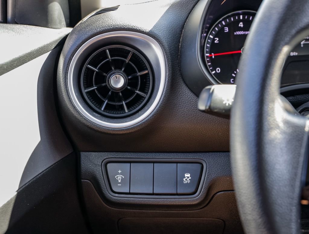 Used 2024 Kia Forte LXS image 32