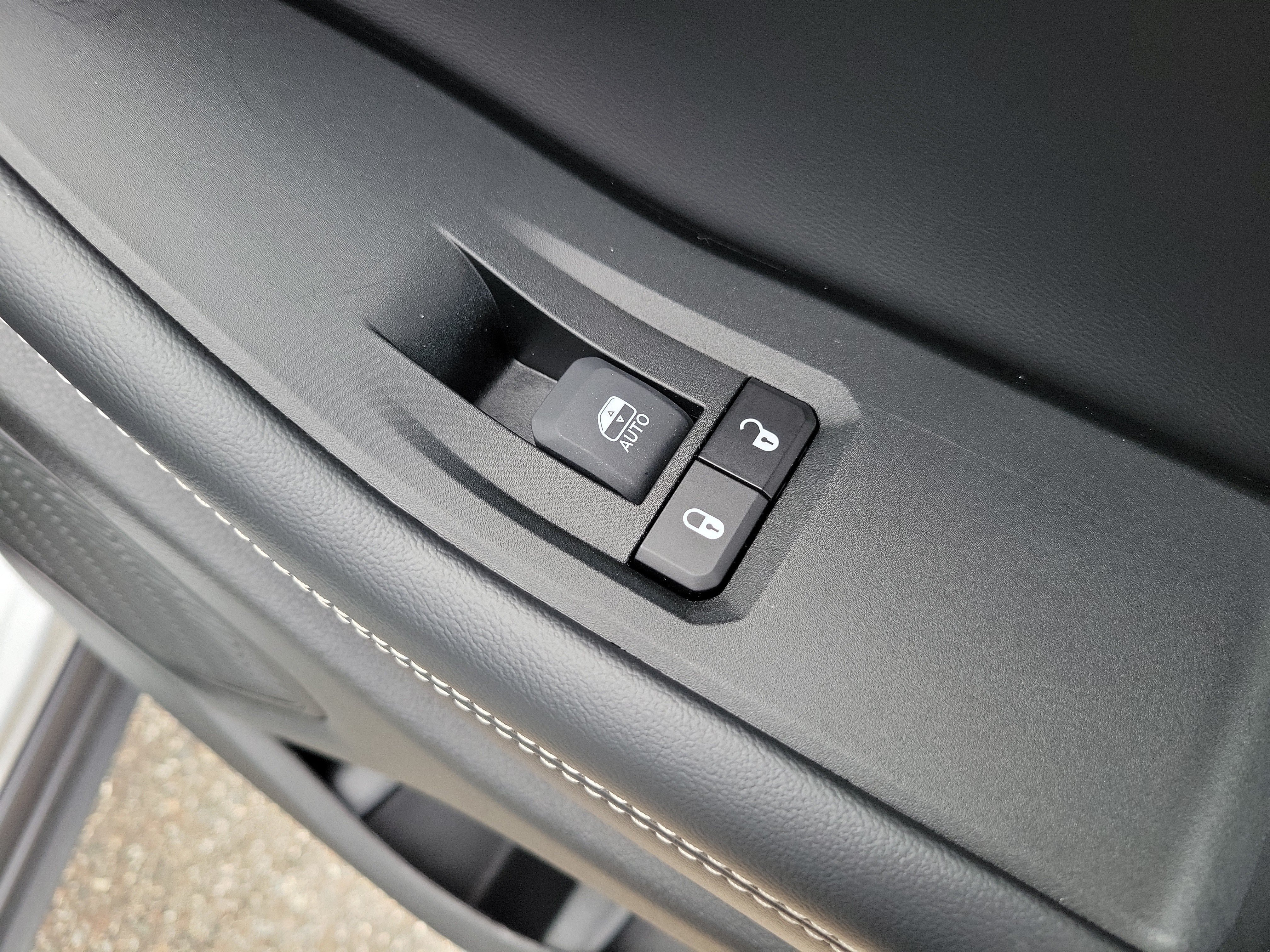 Used 2024 Jeep Grand Cherokee L Limited RWD image 11