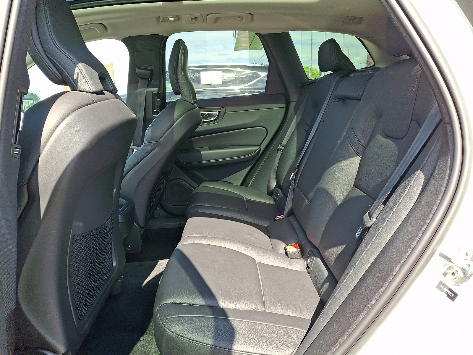 Used 2023 Volvo XC60 B5 Plus AWD/4WD image 10