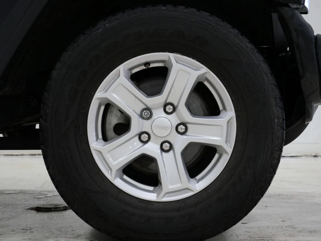 Used 2018 Jeep Wrangler Unlimited Sport image 10