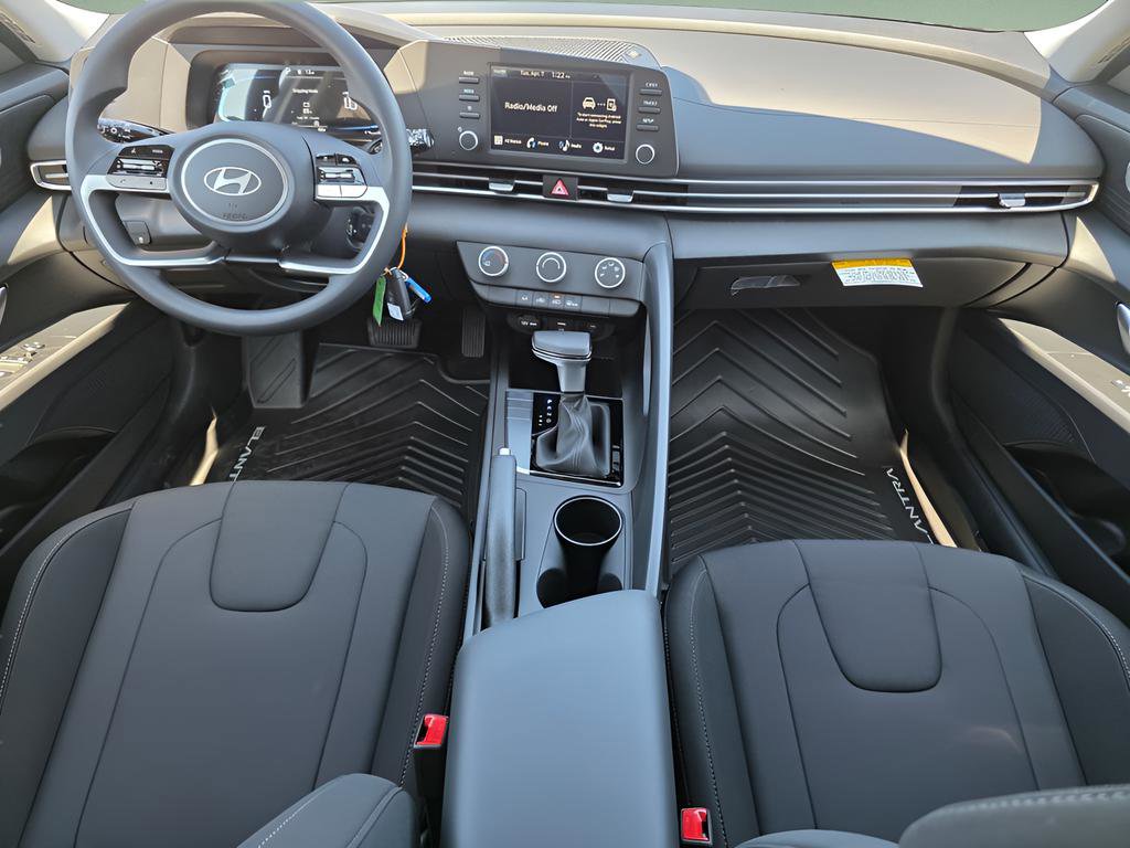 New 2026 Hyundai Elantra SE image 15