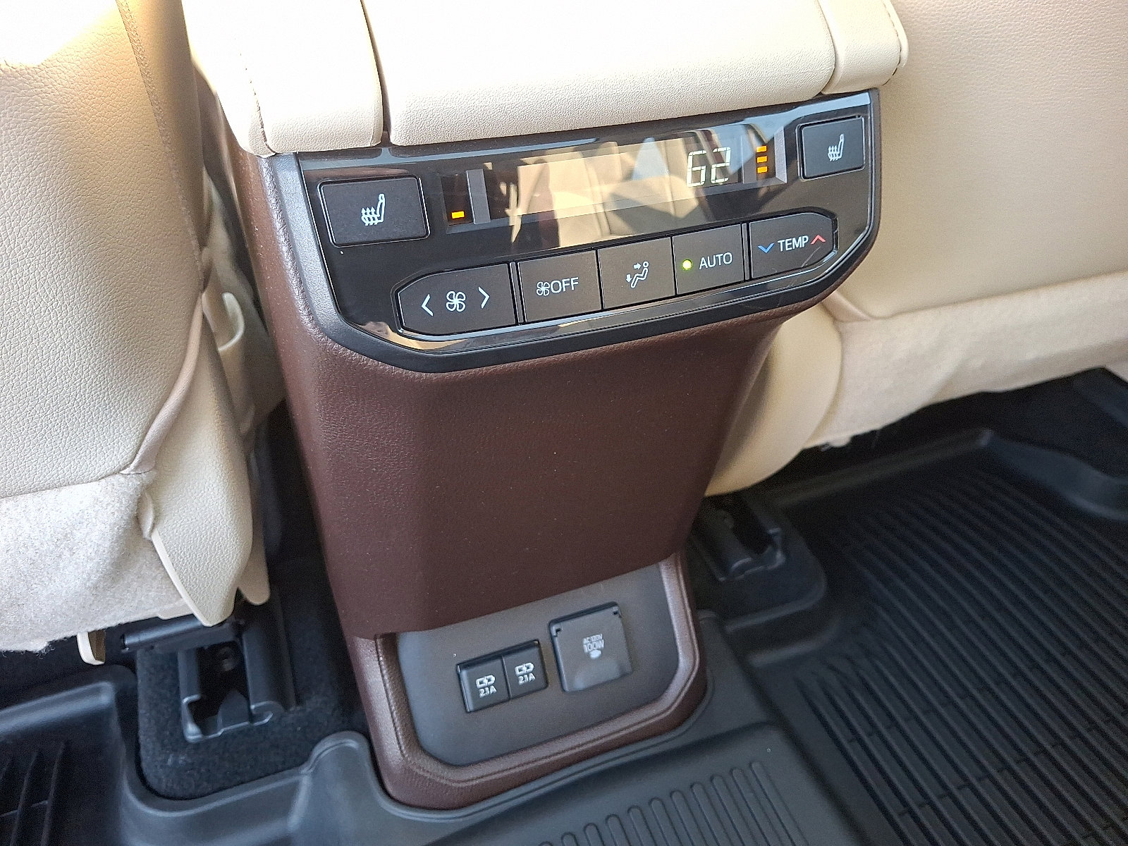 Used 2020 Toyota Highlander Platinum AWD/4WD image 11