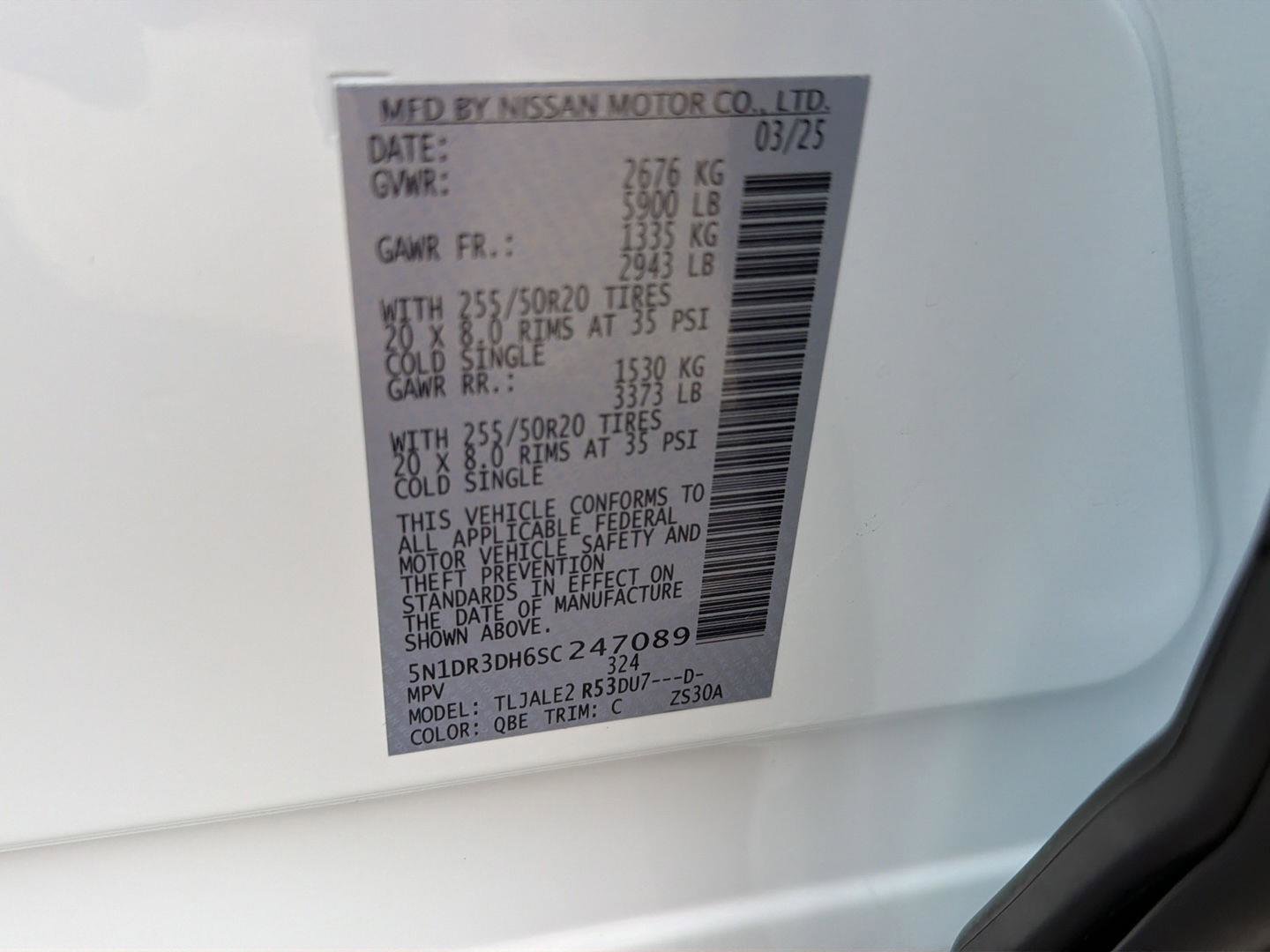 Used 2025 Nissan Pathfinder Platinum FWD image 46