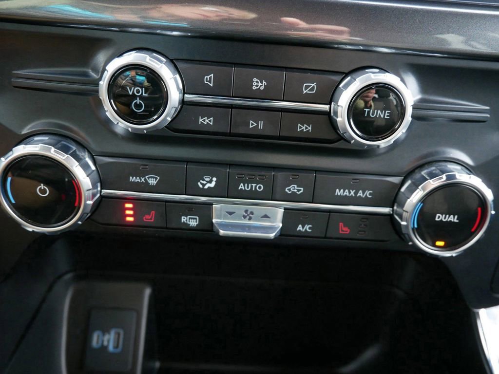 Used 2022 Ford F150 XLT w/ Equipment Group 302A High image 25