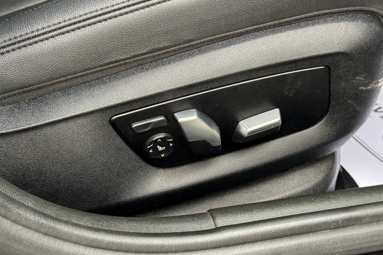 Used 2018 BMW 530i xDrive image 13