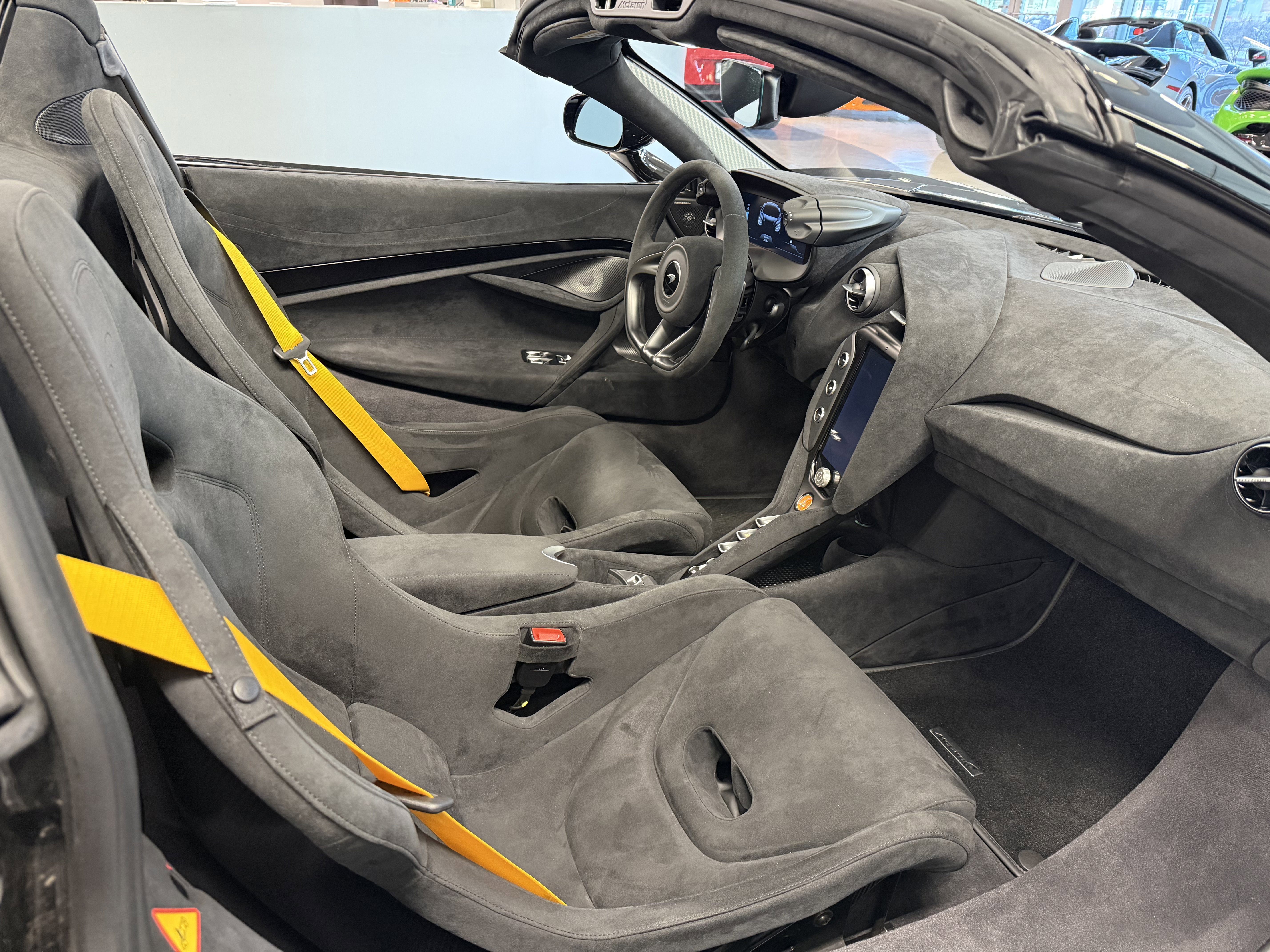 Used 2025 McLaren 750S Spider image 19