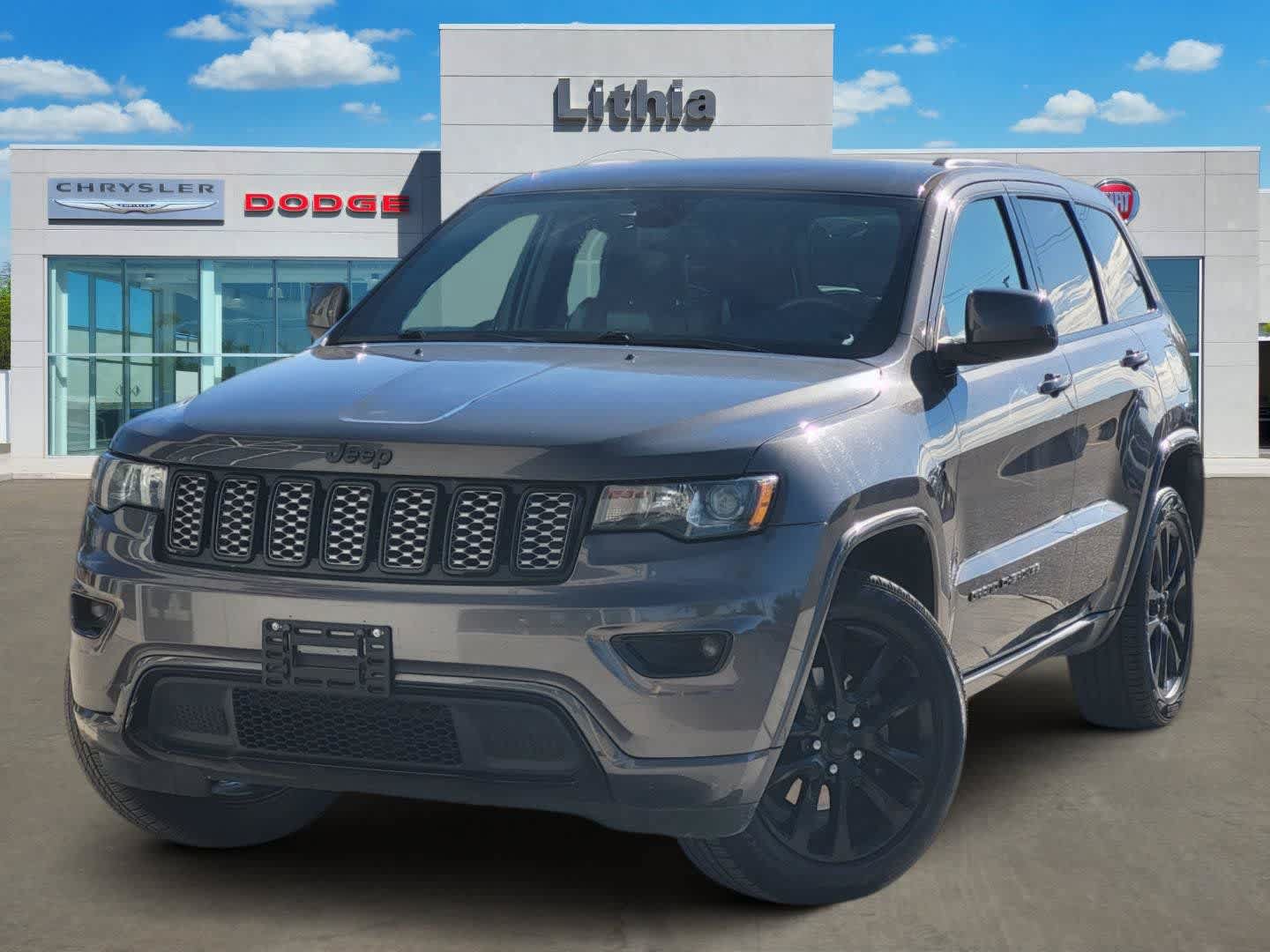 Used 2017 Jeep Grand Cherokee Altitude AWD/4WD image 1