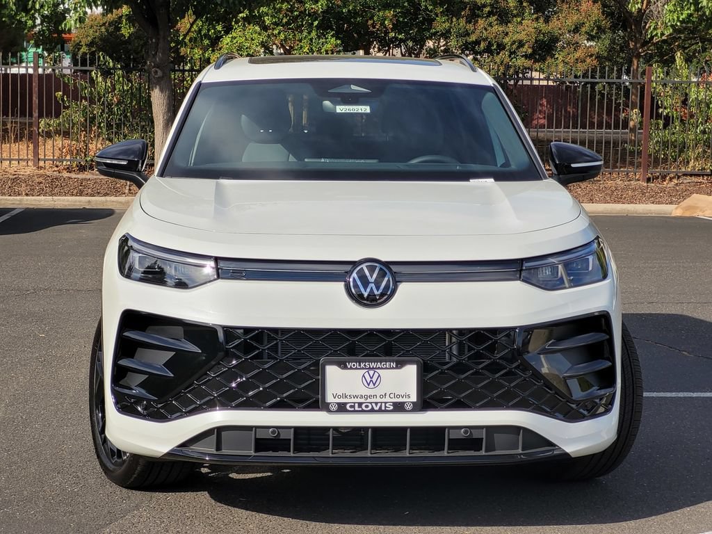 New 2026 Volkswagen Tiguan SE R-Line FWD image 2