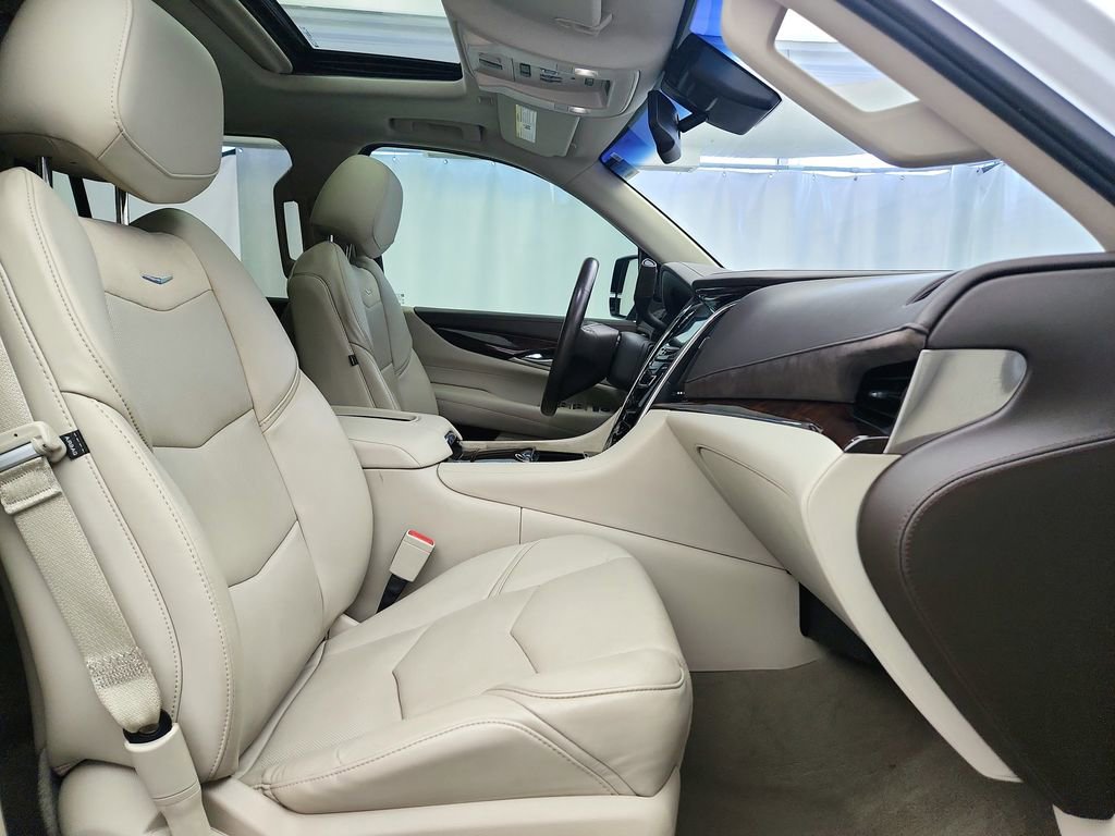 Used 2016 Cadillac Escalade Premium image 36