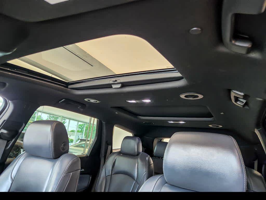 Used 2023 Buick Enclave Essence w/ Experience Buick Package FWD image 12