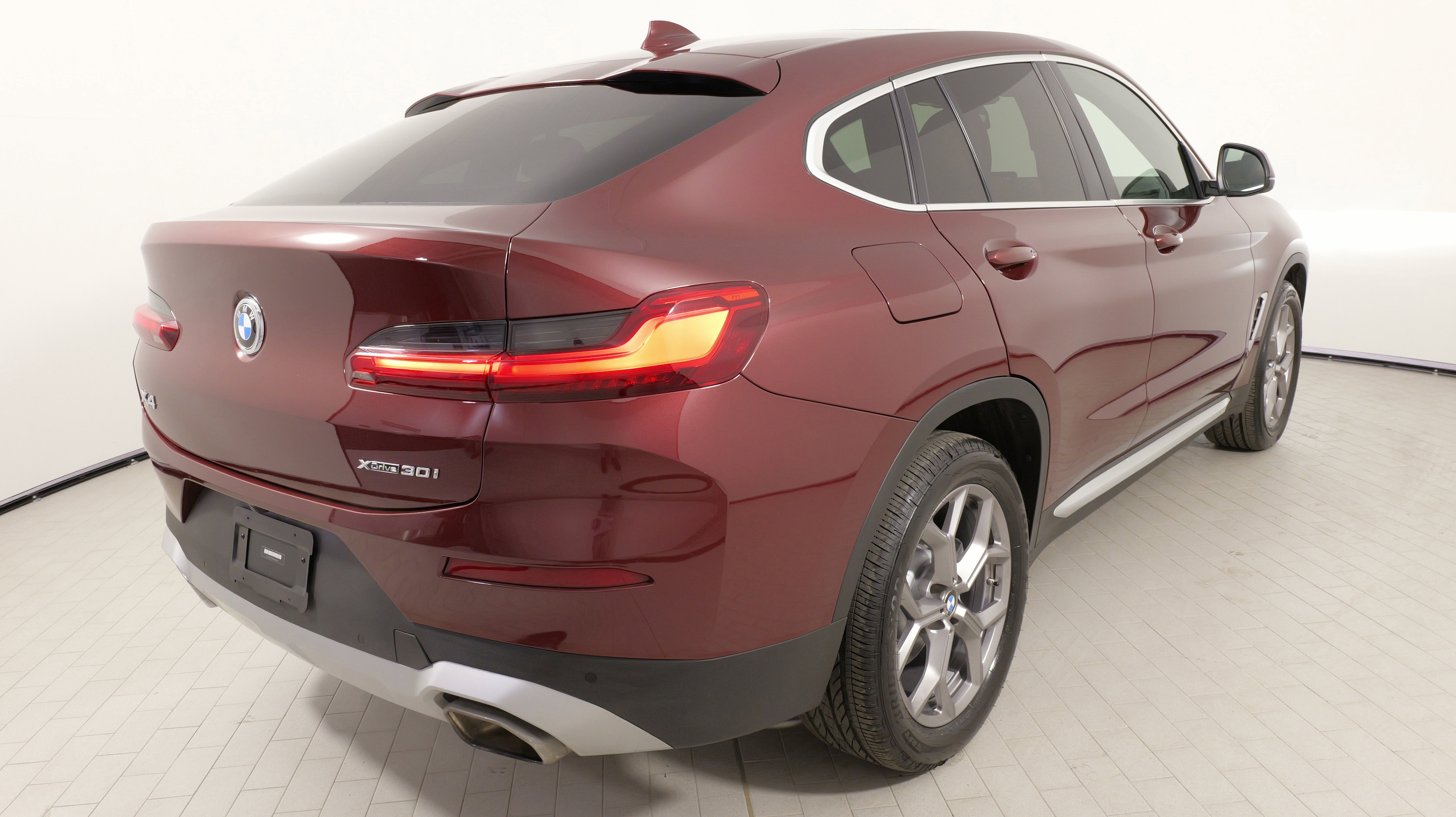 Used 2023 BMW X4 xDrive30i w/ Premium Package AWD/4WD image 12