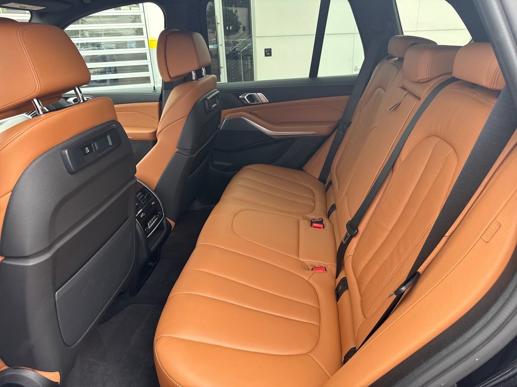 Used 2022 BMW X5 xDrive40i w/ M Sport Package AWD/4WD image 10