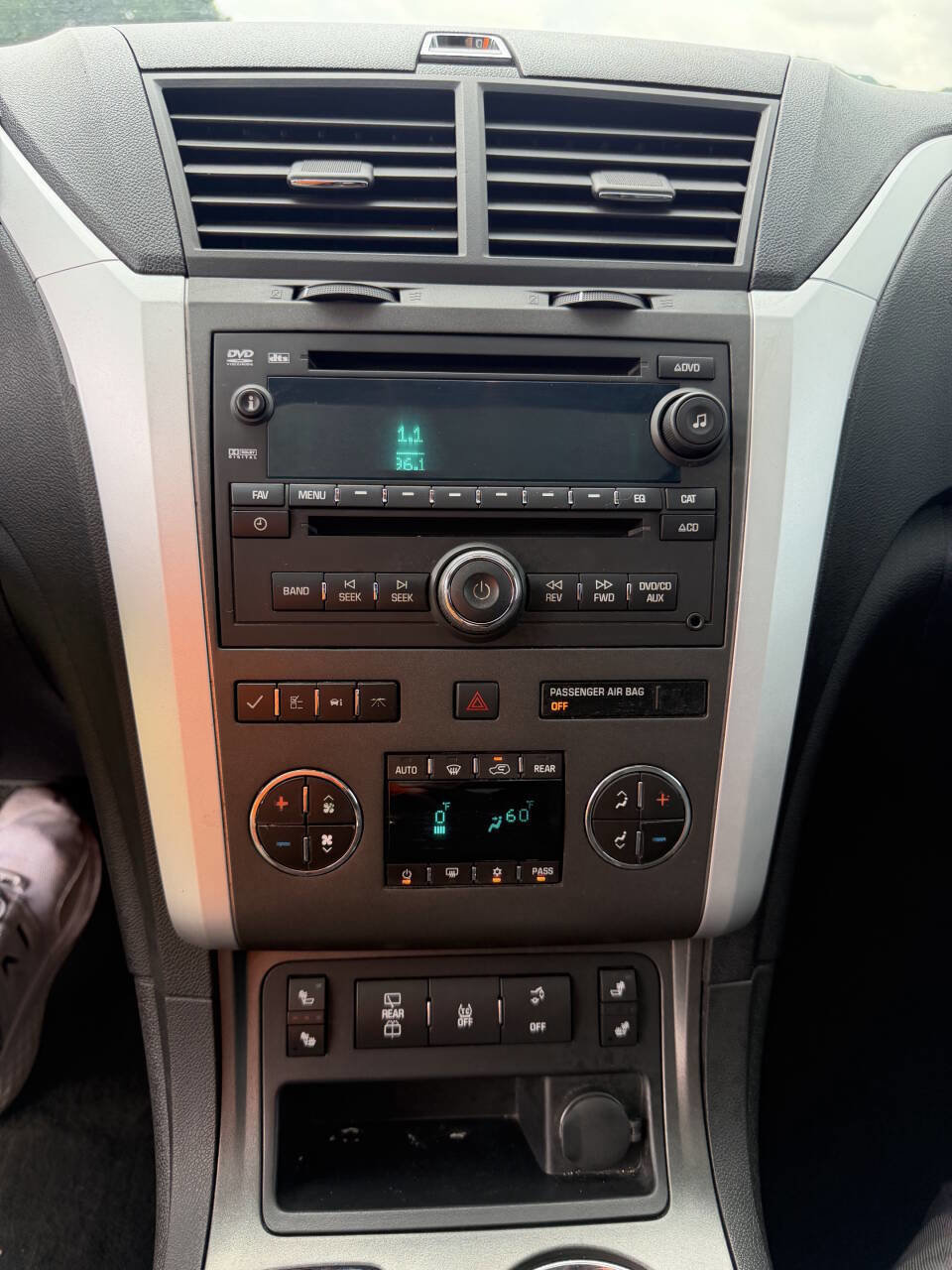 Used 2012 Chevrolet Traverse LT FWD image 35