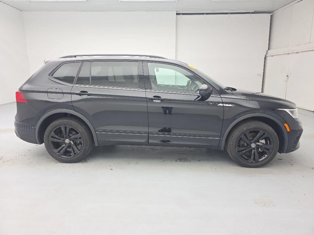 Used 2024 Volkswagen Tiguan SE R-Line AWD/4WD image 12