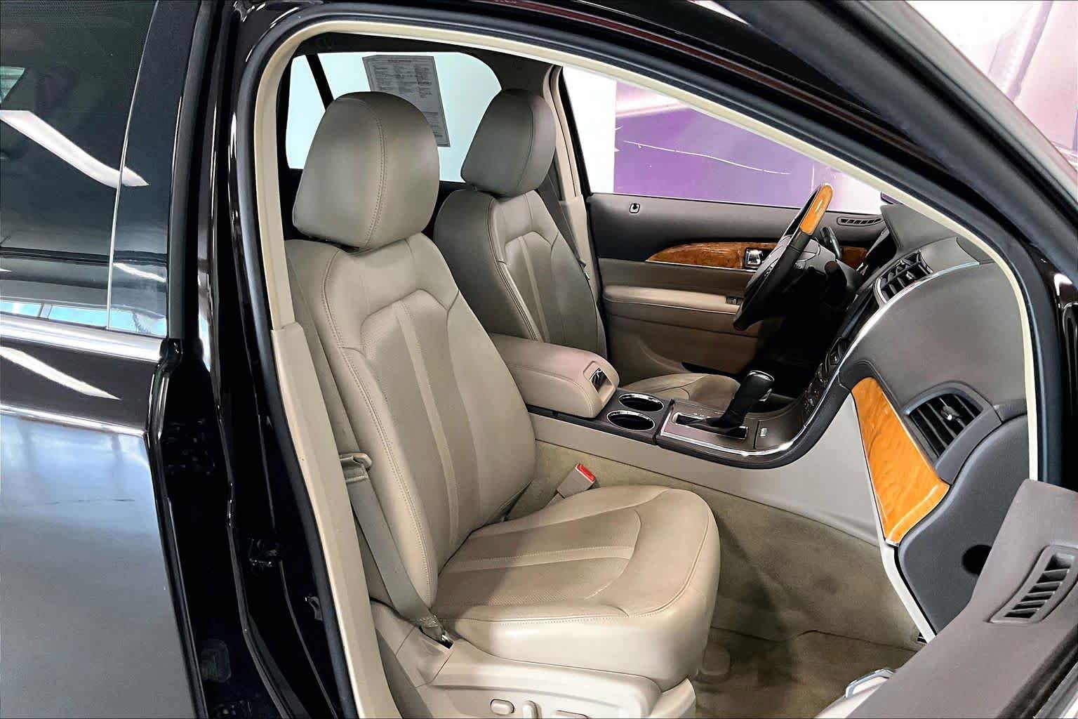 Used 2015 Lincoln MKX AWD w/ Olive Ash Wood Package image 11