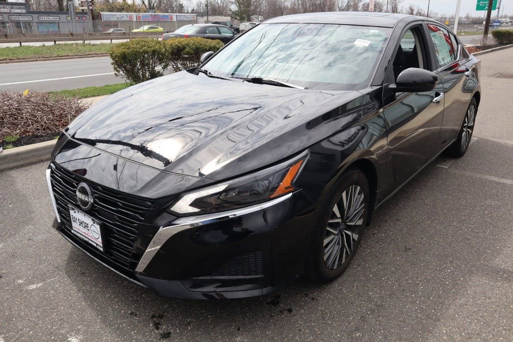 Certified 2024 Nissan Altima 2.5 SV w/ SV Premium Package image 8