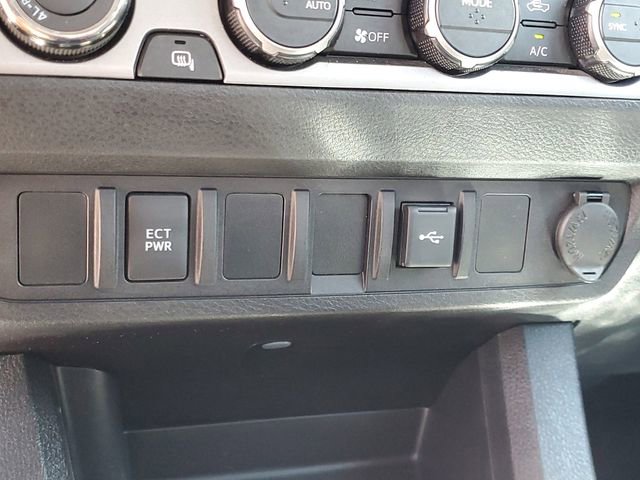 Used 2022 Toyota Tacoma SR image 29