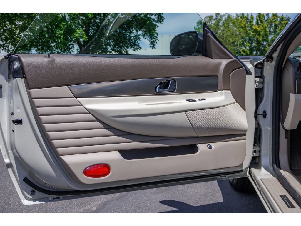 Used 2005 Ford Thunderbird 50th Anniversary RWD image 16