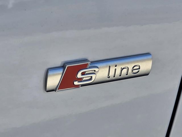 Used 2024 Audi Q3 2.0T Premium image 32