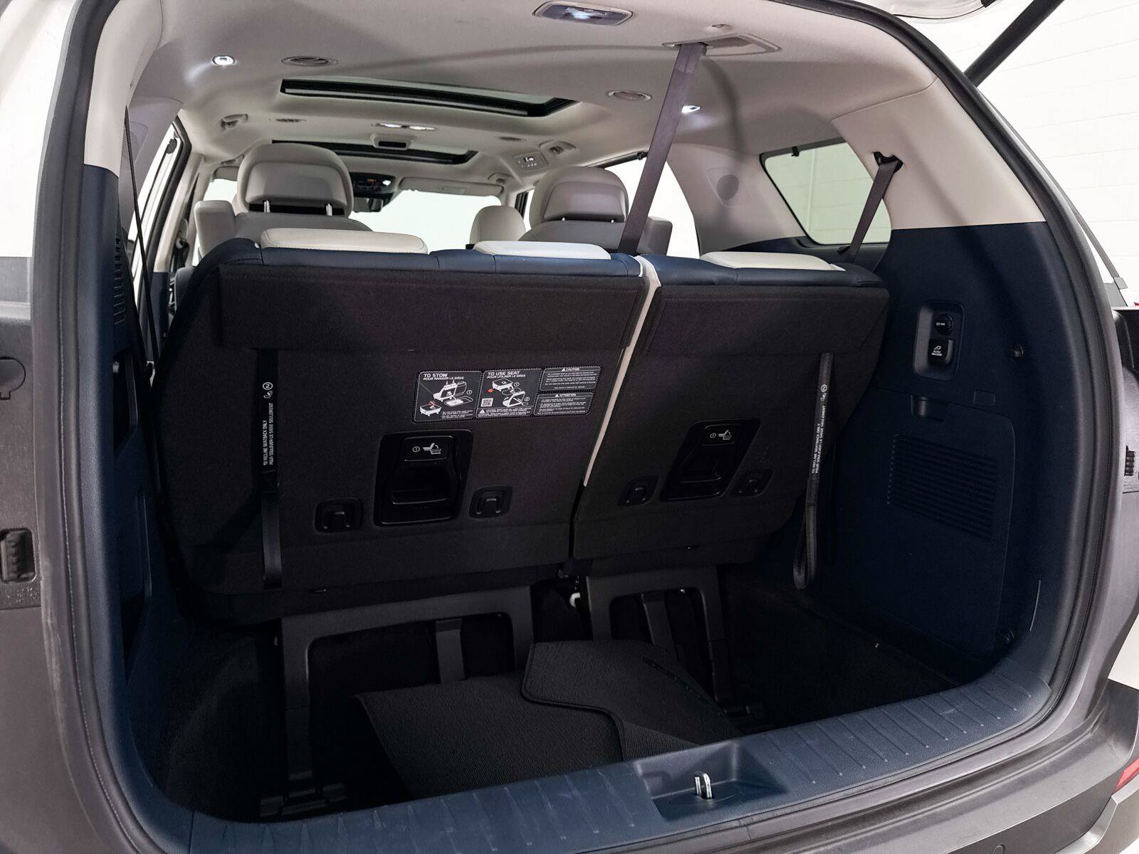 Used 2025 Kia Carnival SX Prestige FWD image 36