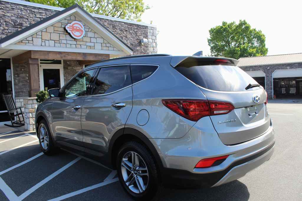 Used 2017 Hyundai Santa Fe Sport w/ 2.4L Value Package 06 FWD image 9
