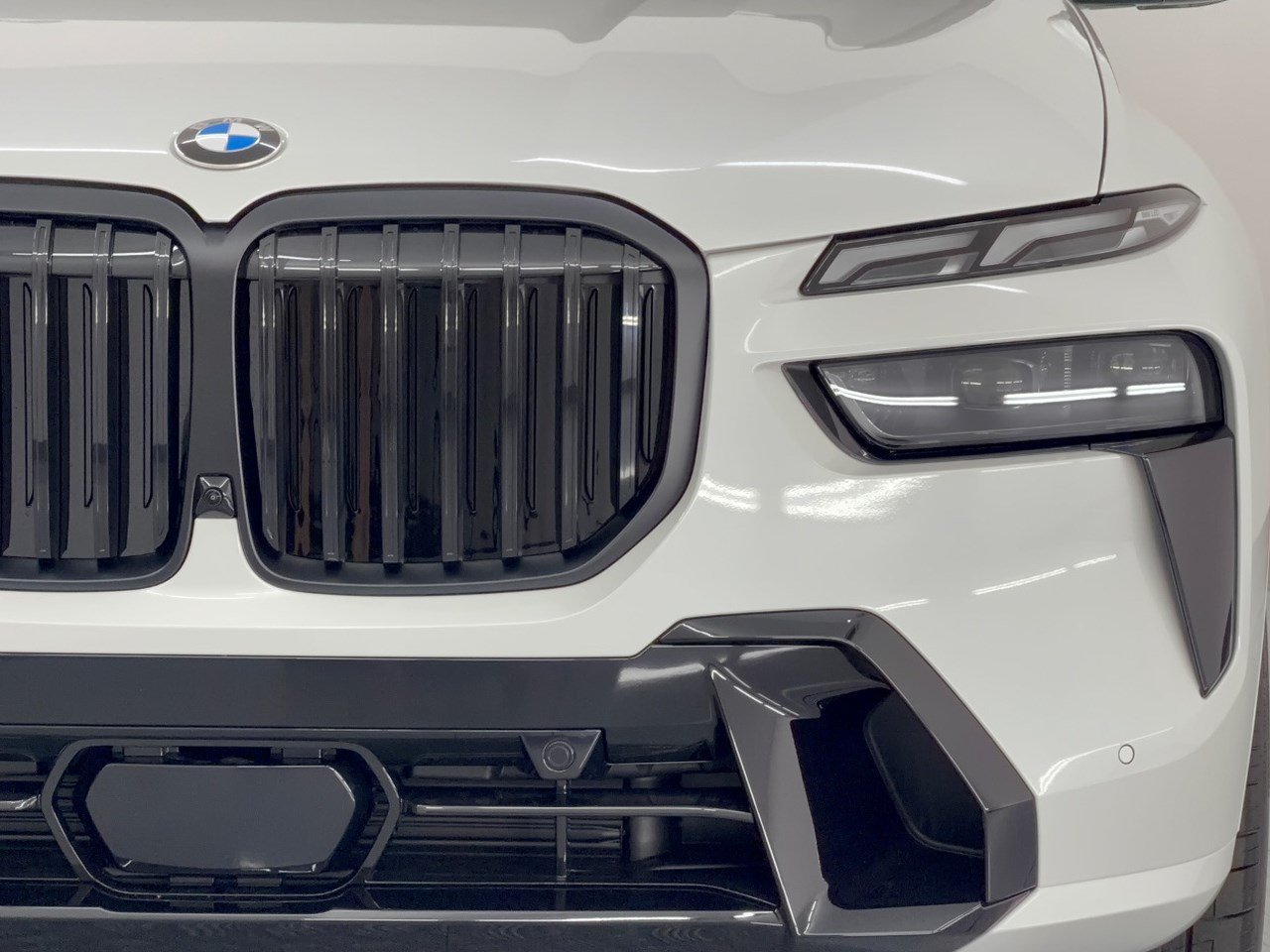New 2027 BMW X7 xDrive40i w/ M Sport Package AWD/4WD image 12