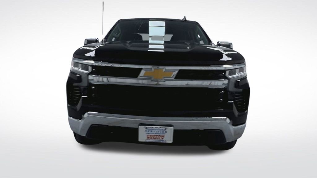 Used 2022 Chevrolet Silverado 1500 LT AWD/4WD image 3