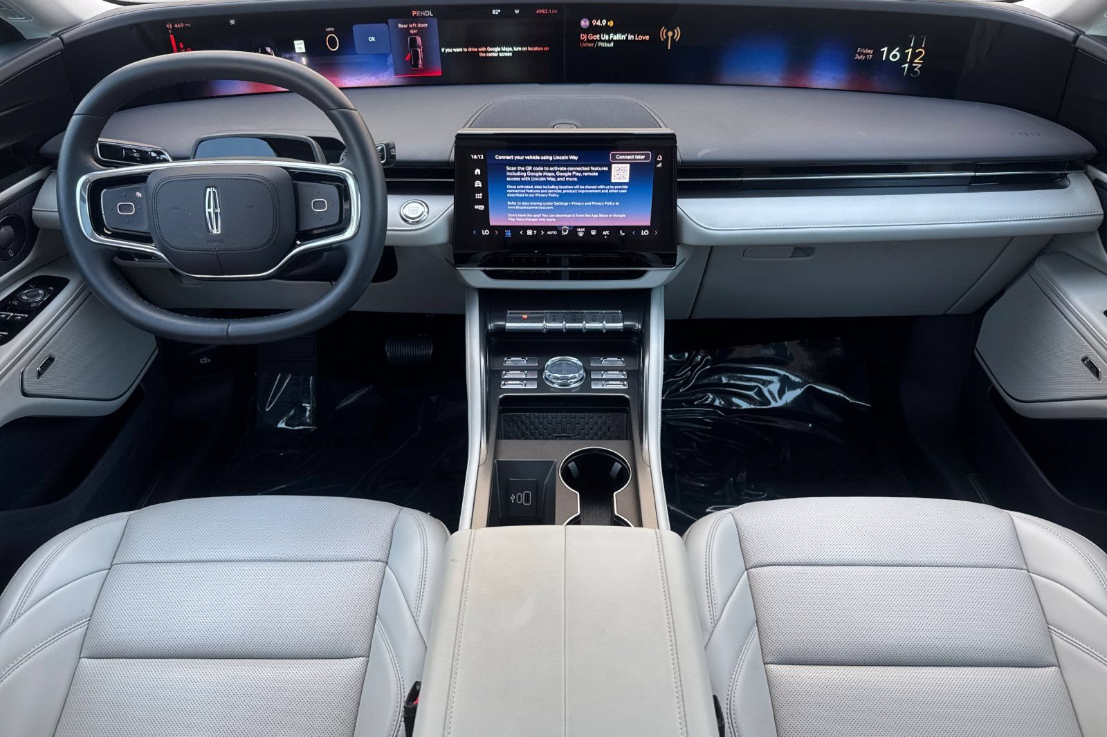 Used 2026 Lincoln Nautilus Premier w/ Equipment Group 102A AWD/4WD image 13