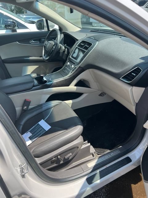 Used 2019 Lincoln Nautilus Reserve w/ Driver Assistance Package FWD image 3