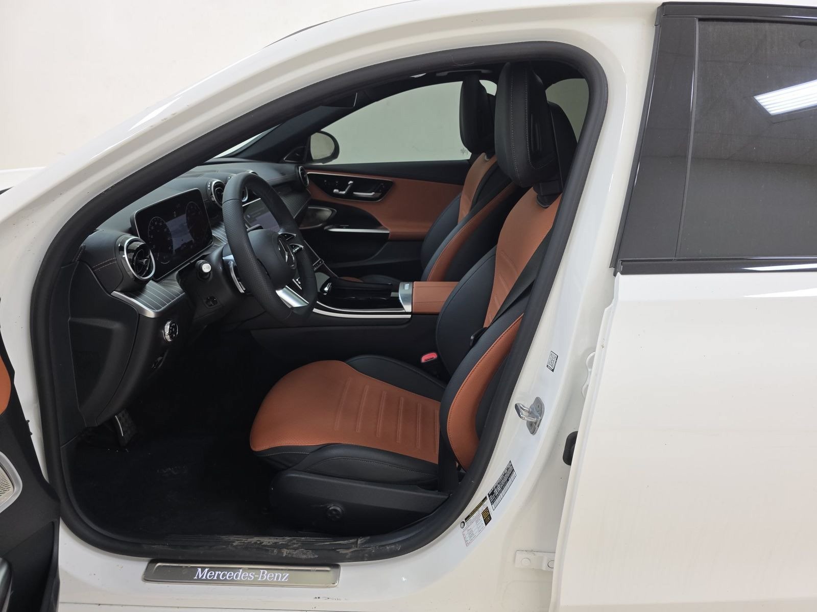 Used 2024 Mercedes-Benz C 300 4MATIC Sedan image 3