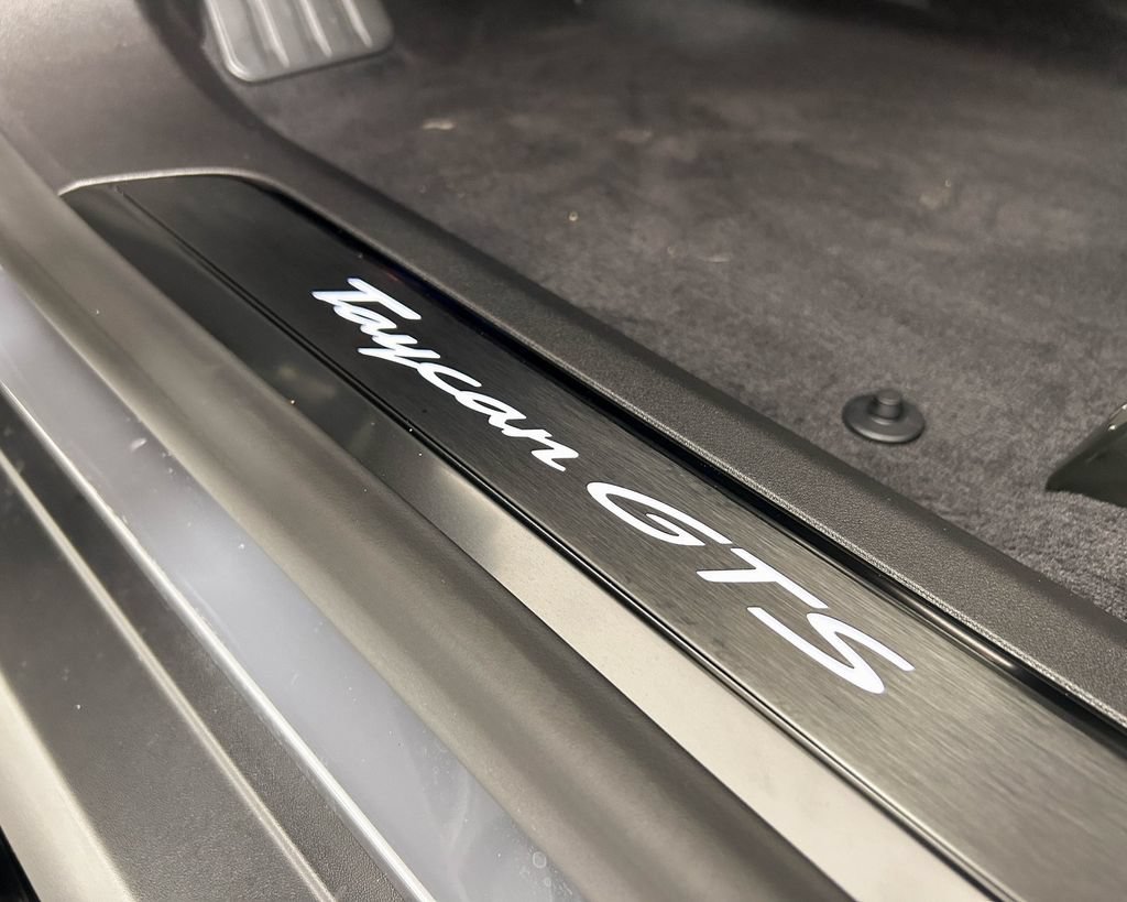 New 2026 Porsche Taycan GTS AWD/4WD image 15
