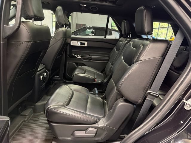 Used 2022 Ford Explorer ST w/ ST Street Pack AWD/4WD image 18