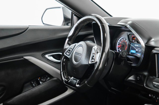 Used 2019 Chevrolet Camaro LT RWD image 11