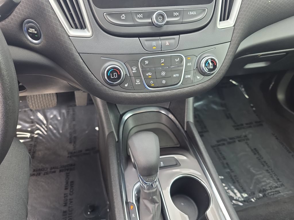 Used 2022 Chevrolet Malibu LT FWD image 17