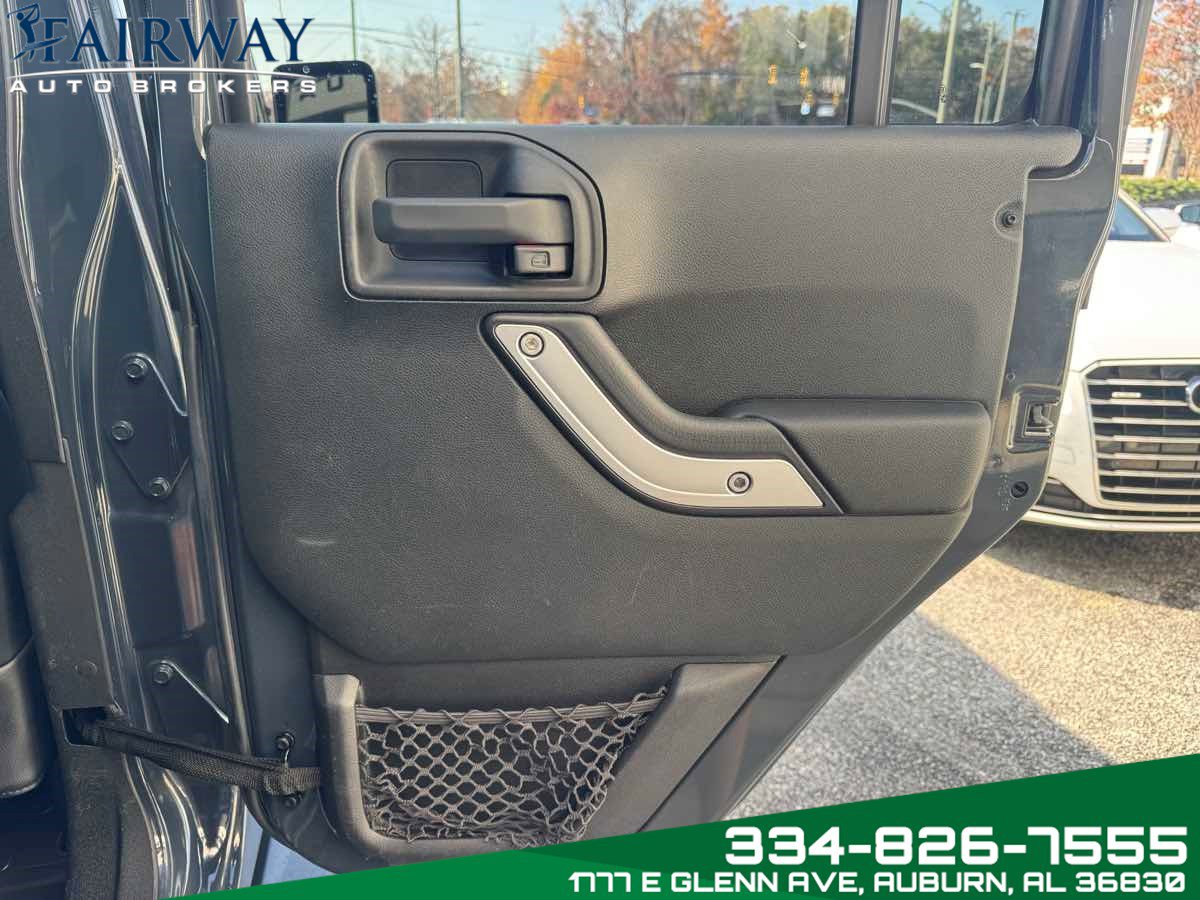 Used 2016 Jeep Wrangler Unlimited Sahara w/ Max Tow Package image 27