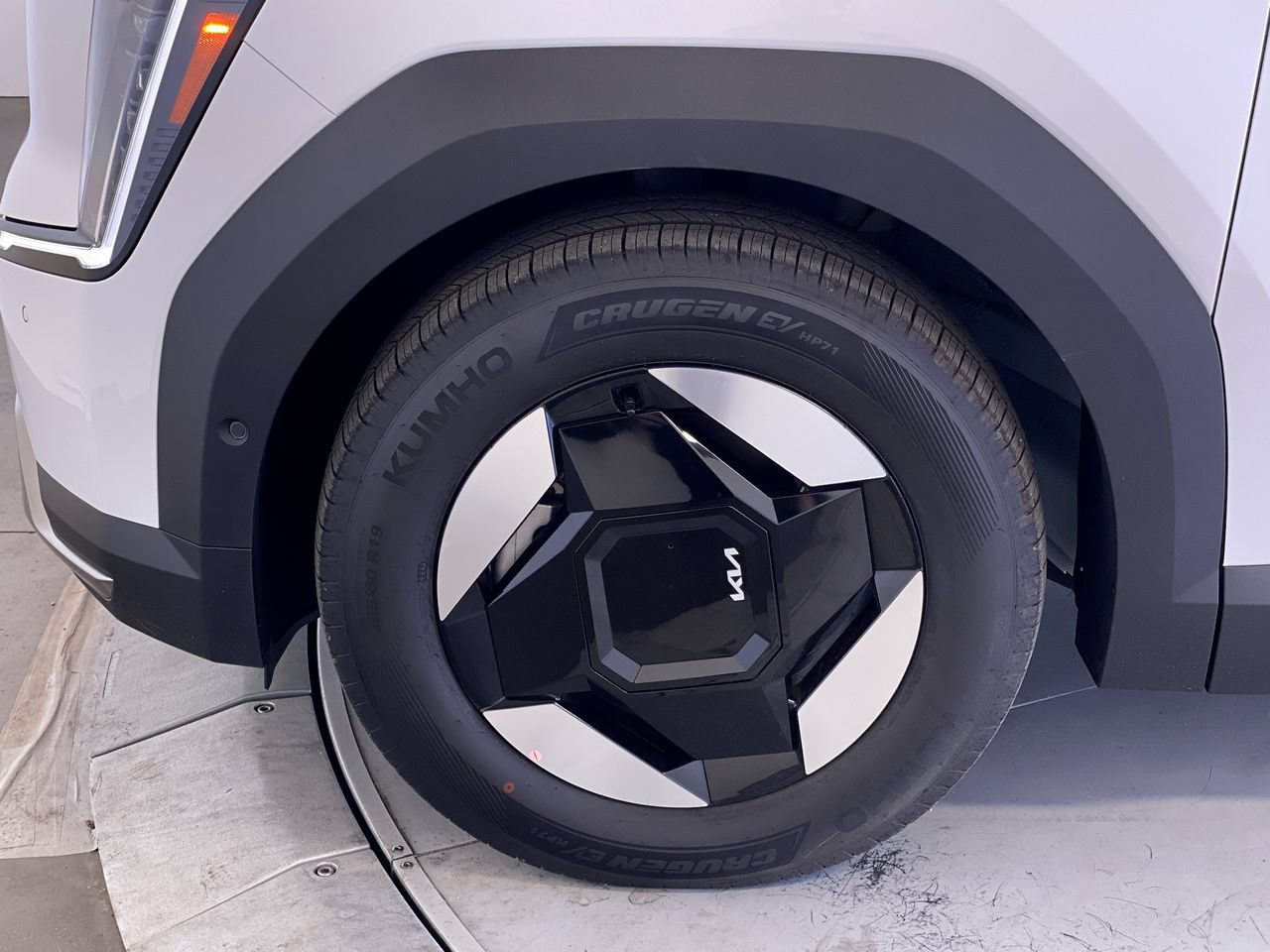 New 2026 Kia EV9 Wind AWD/4WD image 12
