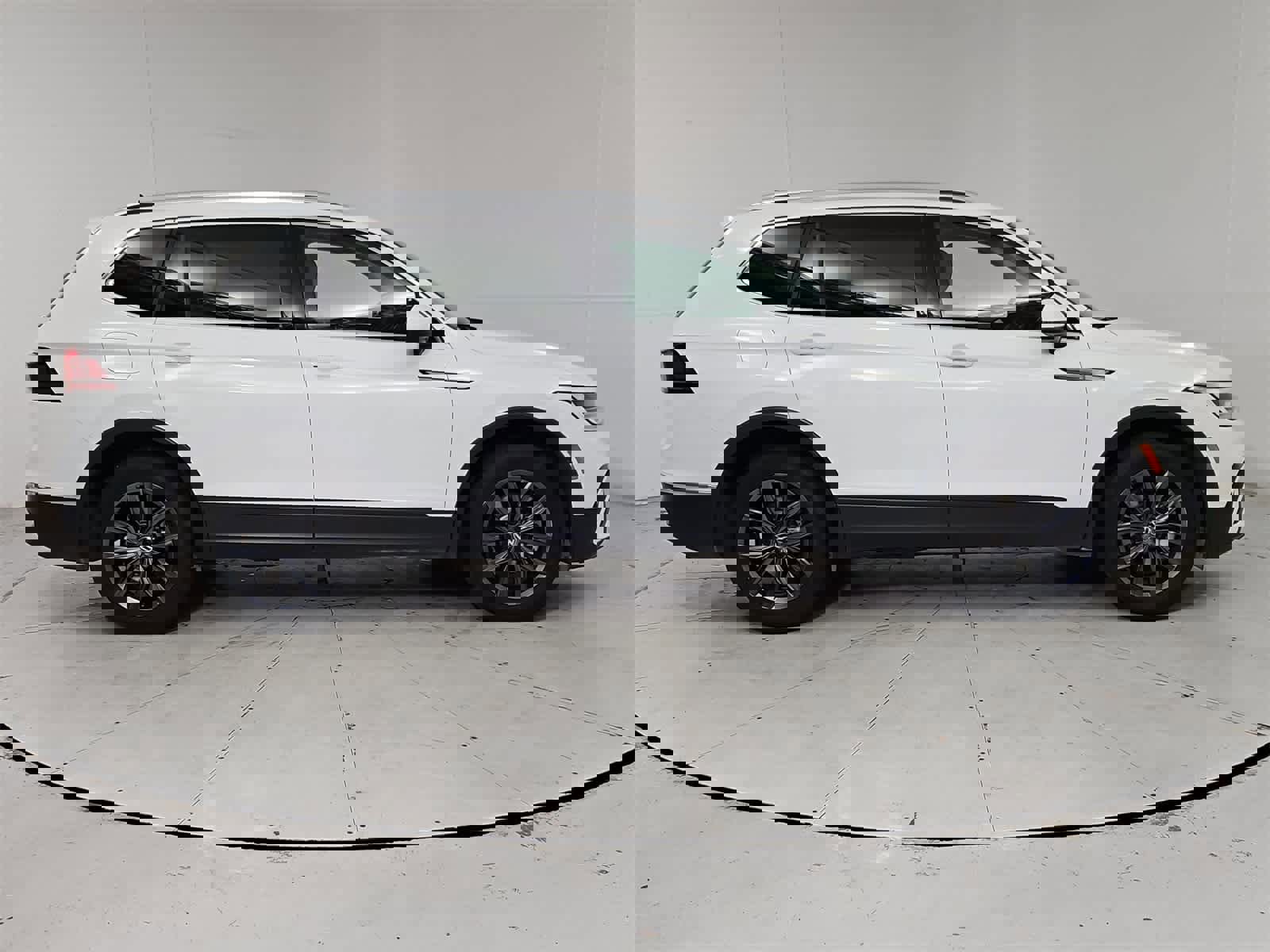 Certified 2022 Volkswagen Tiguan SE image 7