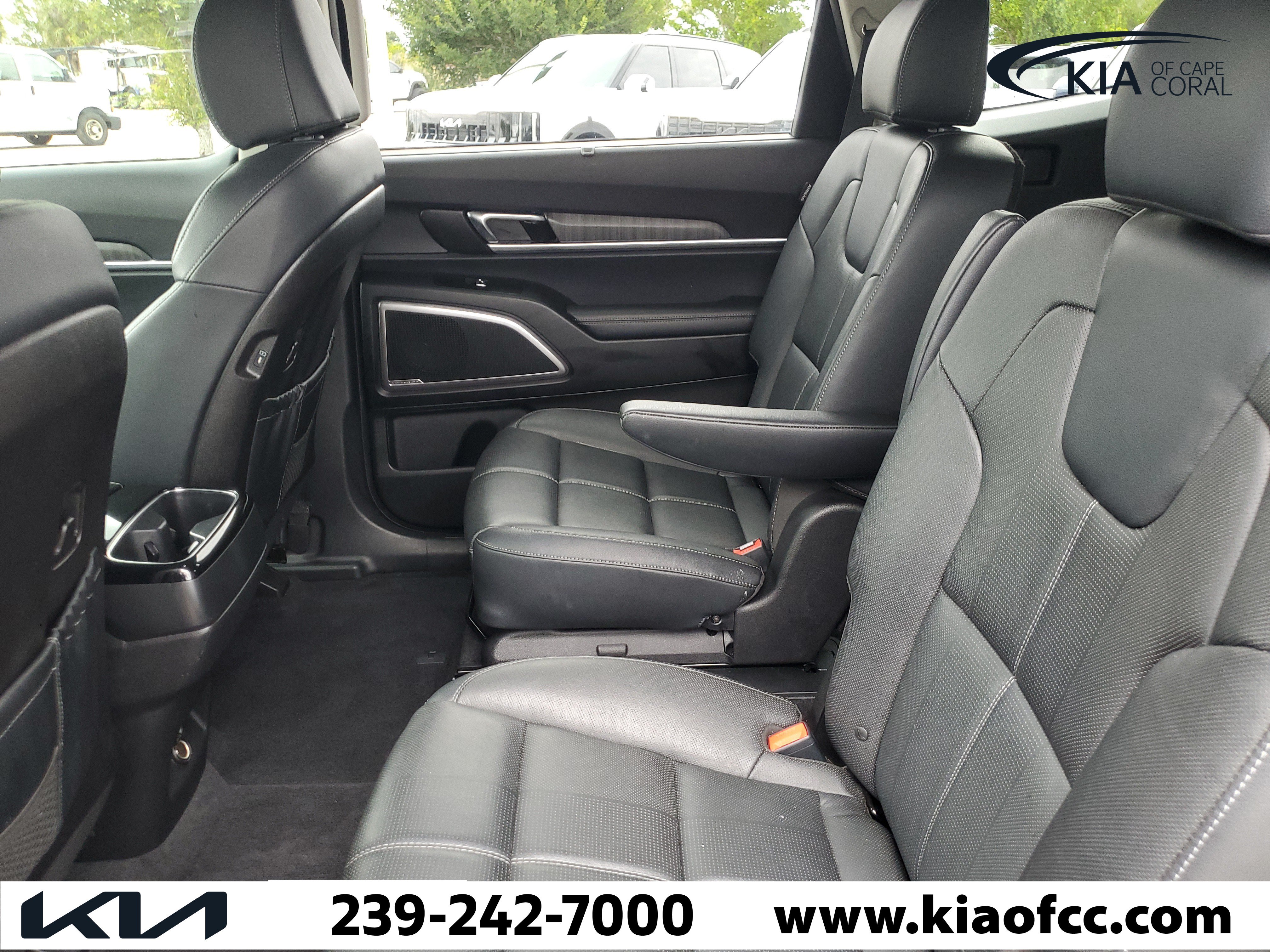 Certified 2024 Kia Telluride EX w/ EX Captain's Chair Package FWD image 13