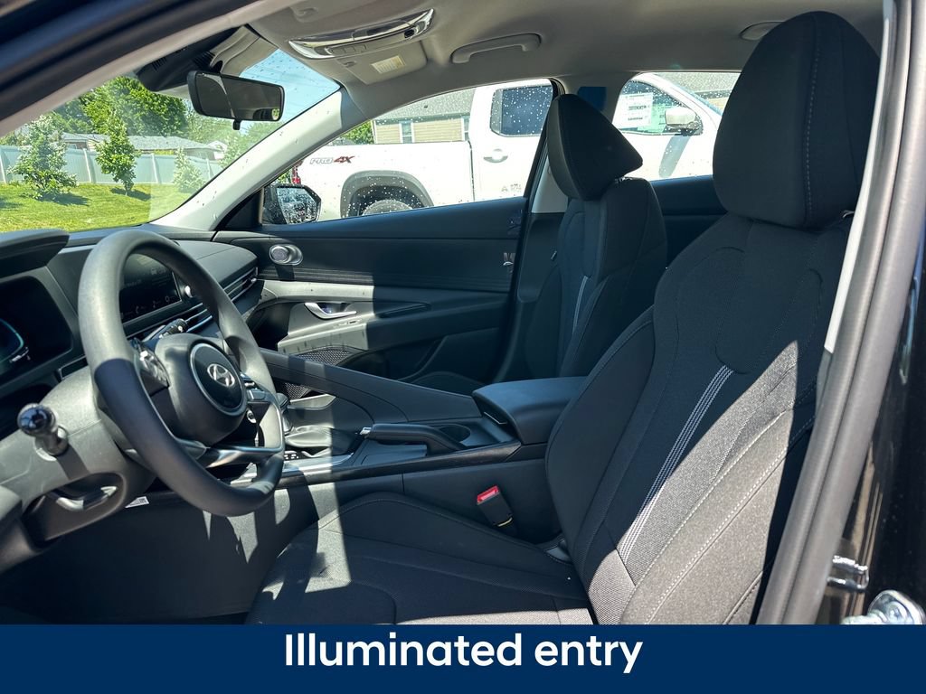 New 2026 Hyundai Elantra SE FWD image 11