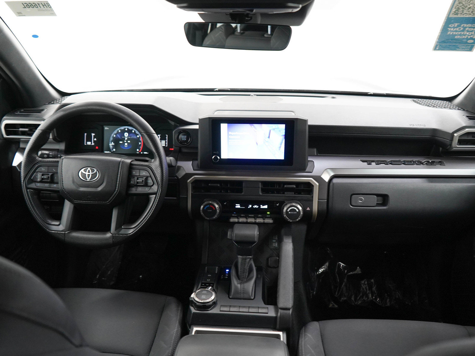 Used 2025 Toyota Tacoma SR5 AWD/4WD image 13